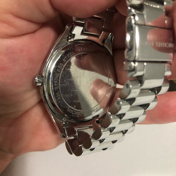 Michael kors watch - Picture 4 of 5